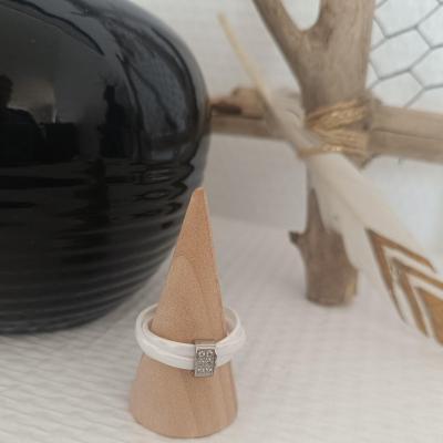 Bague 3 anneaux fins céramique blanc, acier et strass.