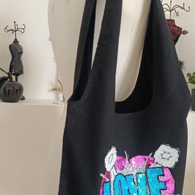 Tote bag noir, broderie pailletée coeur&LOVE
