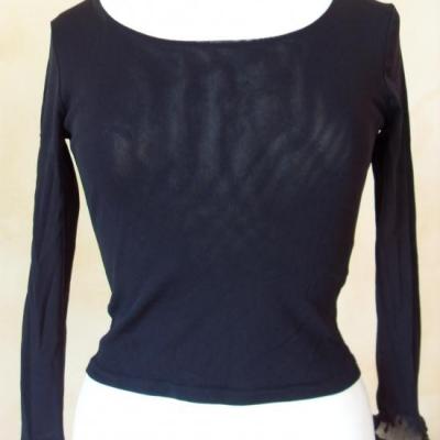 Tee-shirt voile noir brodé de perles